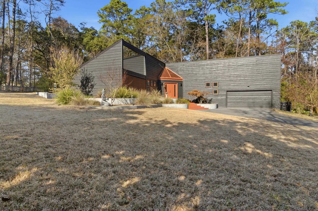 Photo of 3313 Reading Lane, Tallahassee, FL 32312 (MLS # 396217)