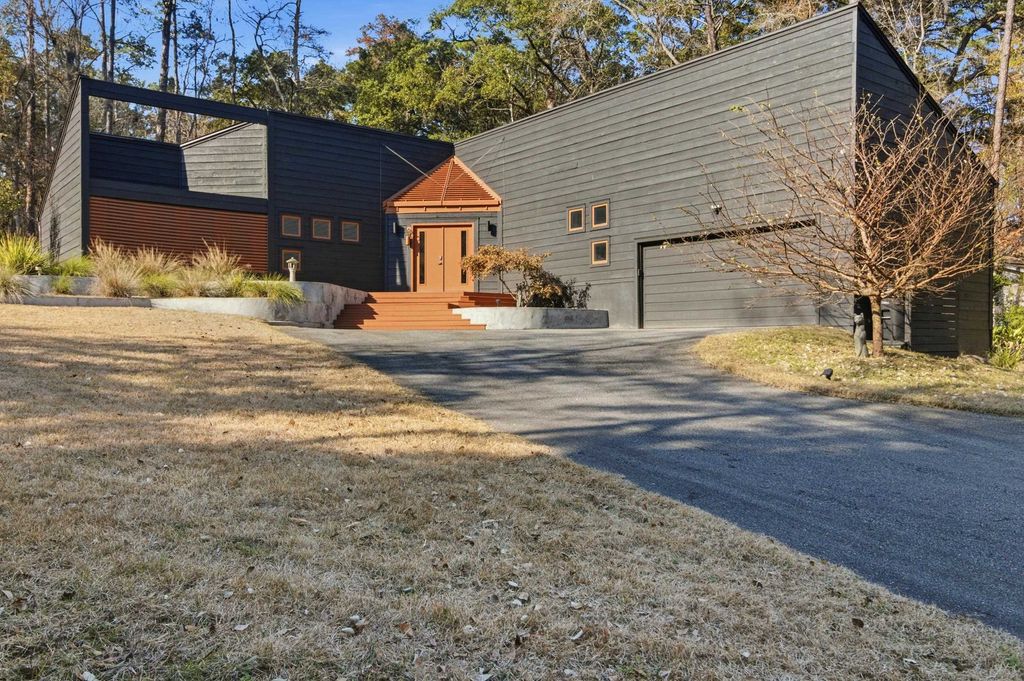 Photo of 3313 Reading Lane, Tallahassee, FL 32312 (MLS # 396217)