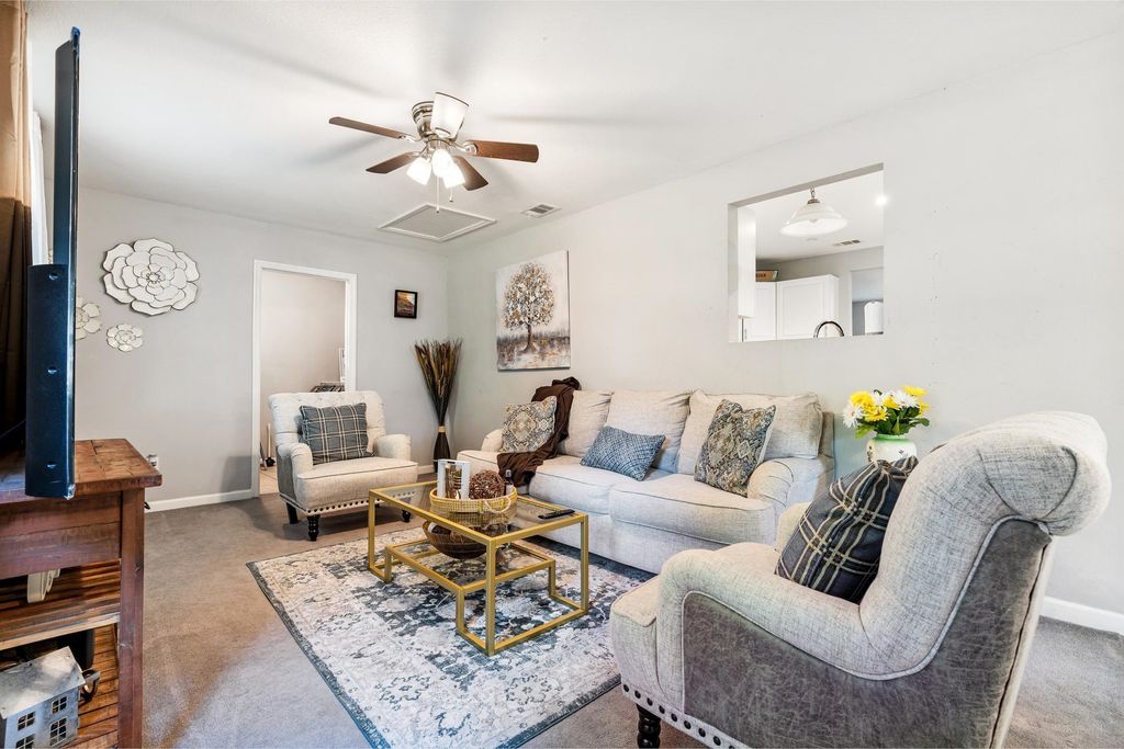 Photo of 5500 DEBBIE Drive, Tallahassee, FL 32310 (MLS # 393591)