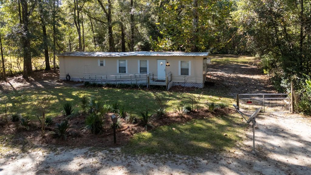 Photo of 159 W Notre Dame Street, Monticello, FL 32344 (MLS # 393143)