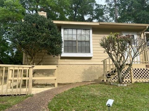 Photo of 296 Whetherbine Way, Tallahassee, FL 32301 (MLS # 395143)