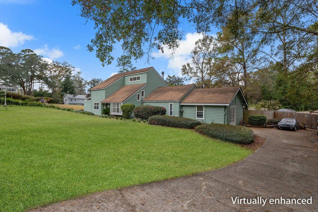 Photo of 4048 Roscrea Drive, Tallahassee, FL 32309 (MLS # 394844)