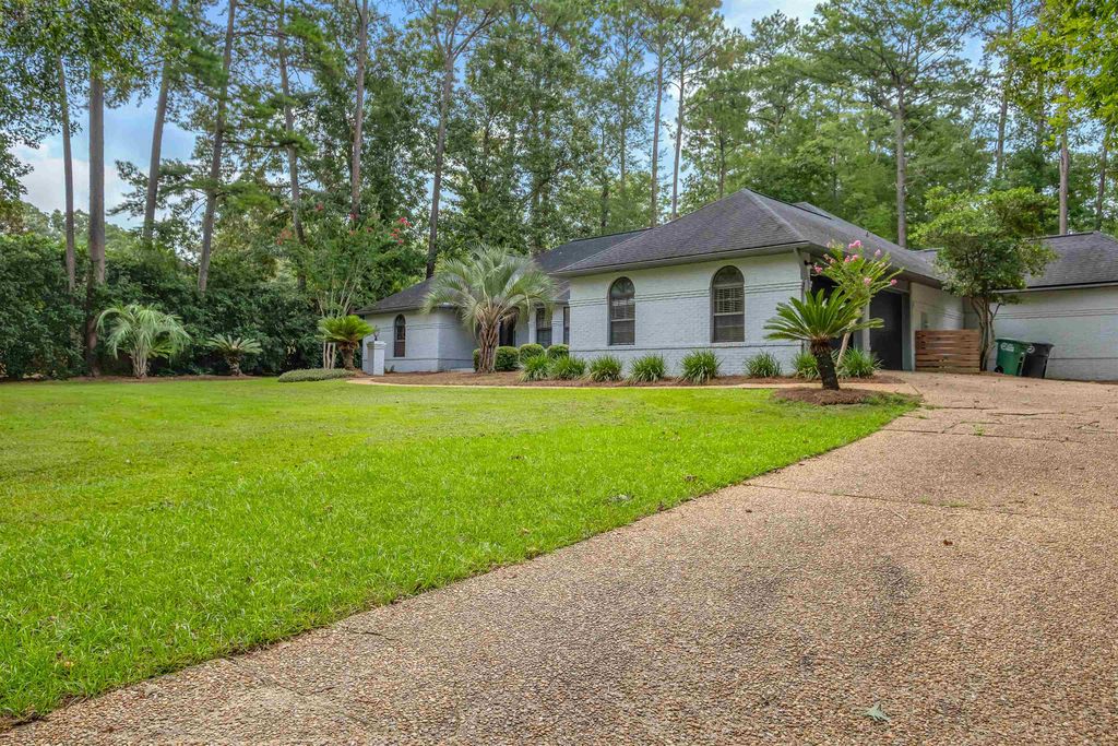 Photo of 9022 Winged Foot Drive, Tallahassee, FL 32312 (MLS # 390400)