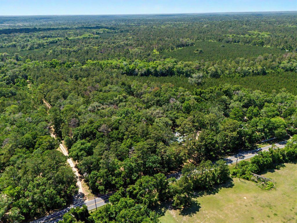 Photo of 7000 VETERANS MEMORIAL Drive, Tallahassee, FL 32309 (MLS # 400603)