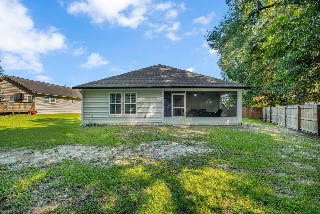 Photo of 1325 Tuscaloosa Trace Trce, Tallahassee, FL 32305 (MLS # 390251)