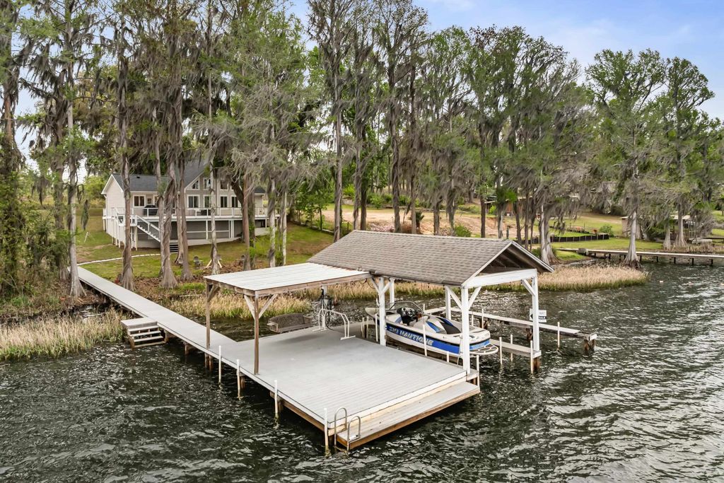 Photo of 4219 NE Cherry Lake Circle, Madison, FL 32340 (MLS # 397753)