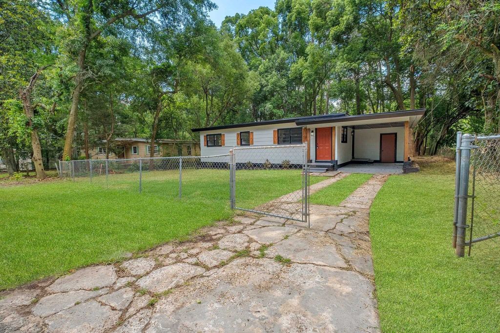Photo of 1605 Mayhew Street, Tallahassee, FL 32304 (MLS # 391988)