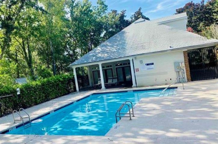 2738 W Tharpe Street 2505
