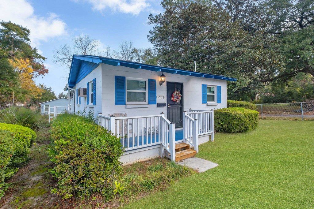 Photo of 1738 Martin Luther King Boulevard, Quincy, FL 32351 (MLS # 397516)