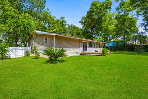 Tiny photo for 24133 Lanier Street, Tallahassee, FL 32310 (MLS # 399413)