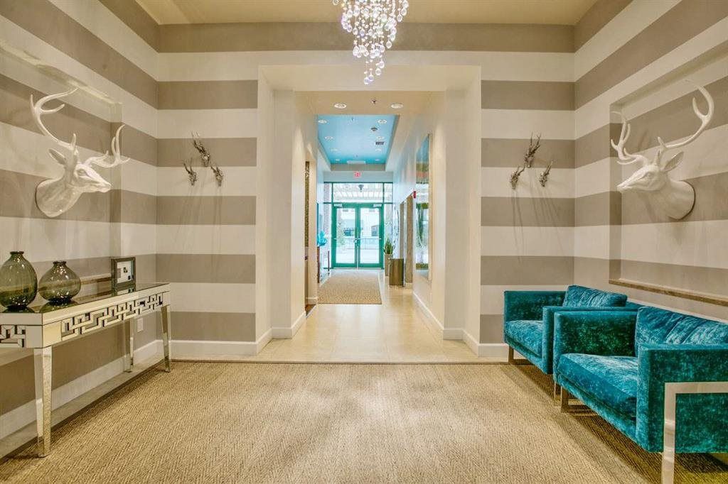 Photo of 300 S Duval St St #708, Tallahassee, FL 32301 (MLS # 320432)