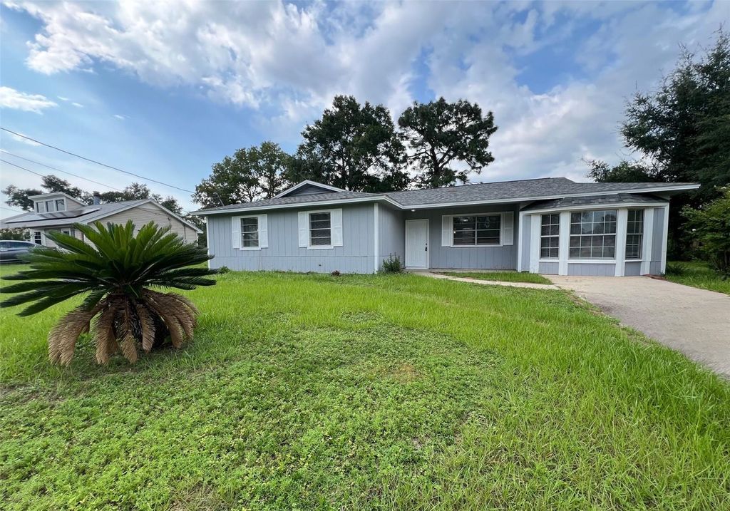 Photo of 2708 S Sandalwood Drive, Tallahassee, FL 32305 (MLS # 391503)