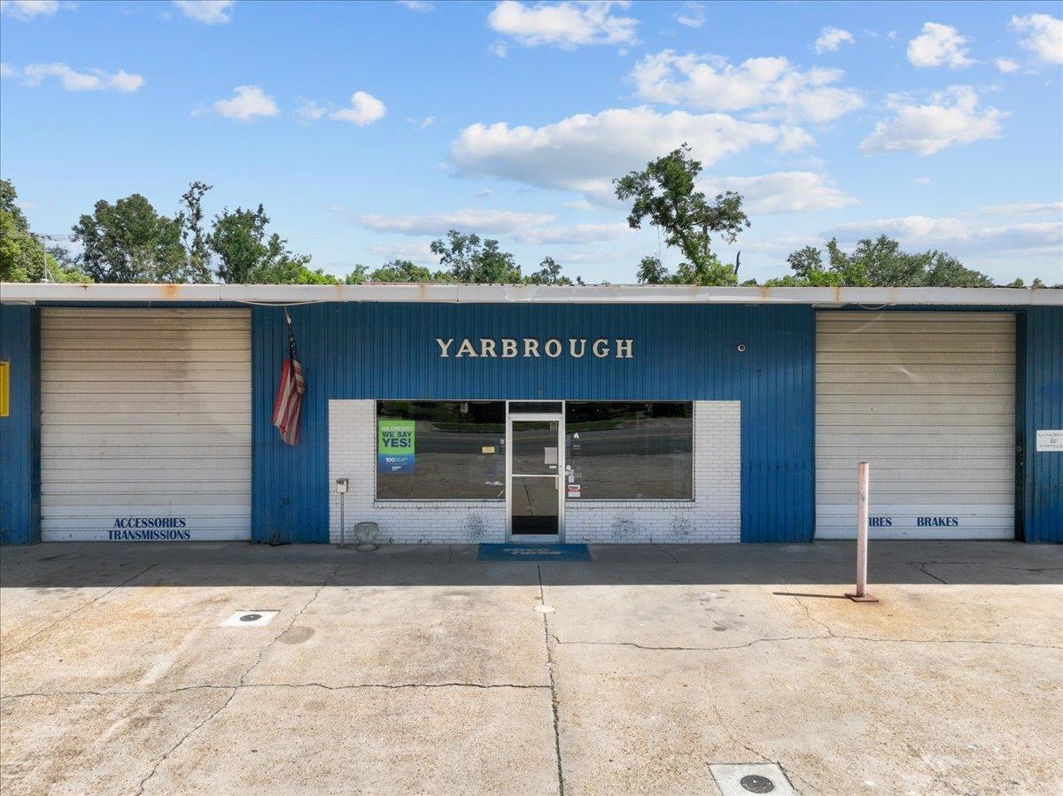 602 W Hampton Springs Avenue