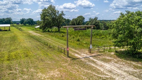 Tiny photo for 3765 Glory Road, Quincy, FL 32352 (MLS # 402042)