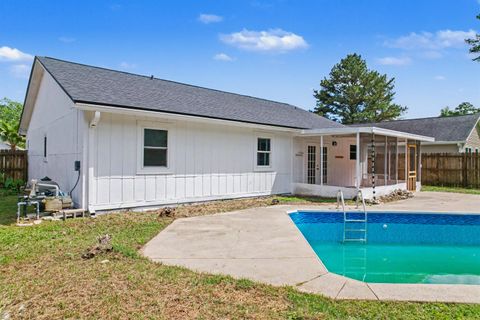 Tiny photo for 1926 Maryellen Drive, Tallahassee, FL 32303 (MLS # 399621)