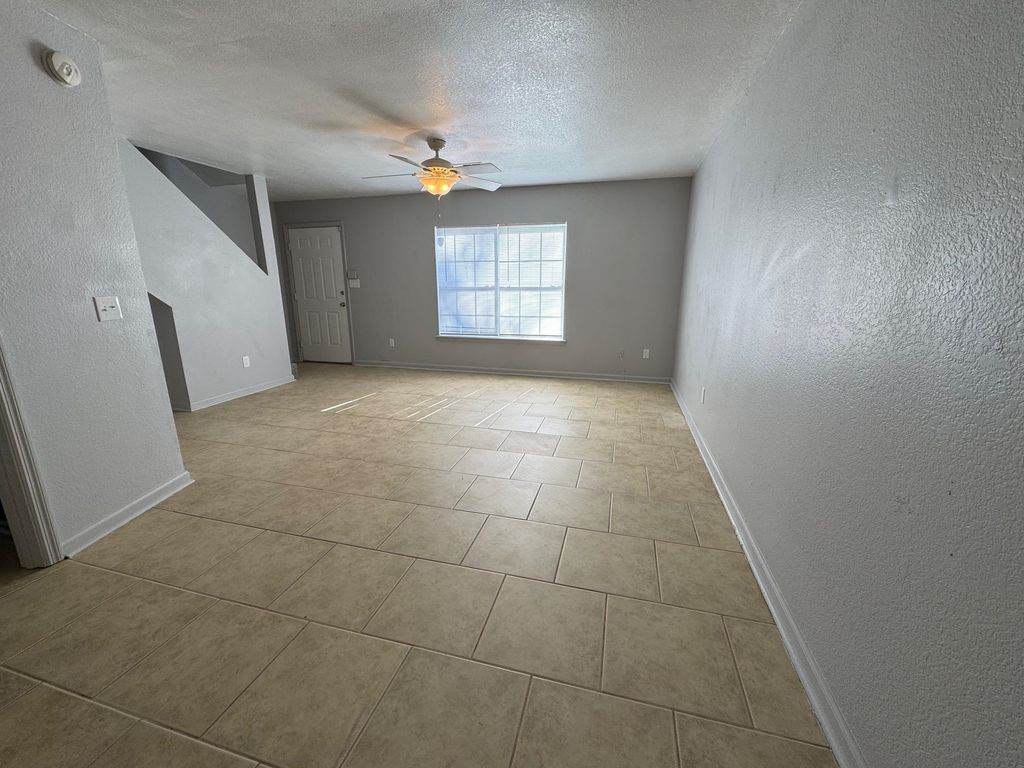 Photo of 215 Dixie Drive #D, Tallahassee, FL 32304 (MLS # 394349)