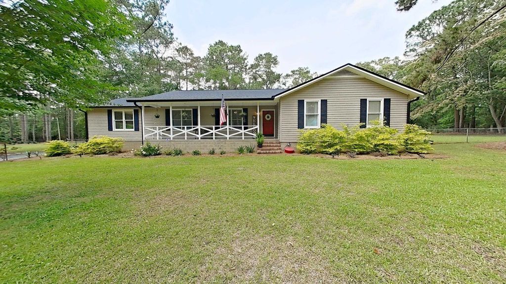 Photo of 326 Brentwood Drive, Thomasville, GA 31757 (MLS # 399867)