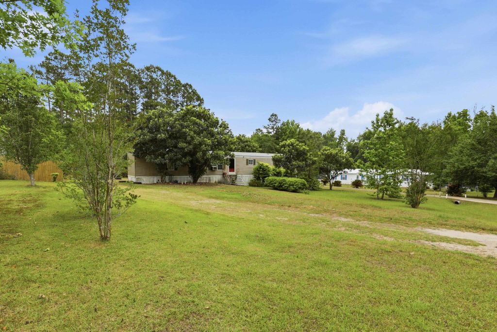 Photo of 167 Bob White Trail, Havana, FL 32333 (MLS # 399480)