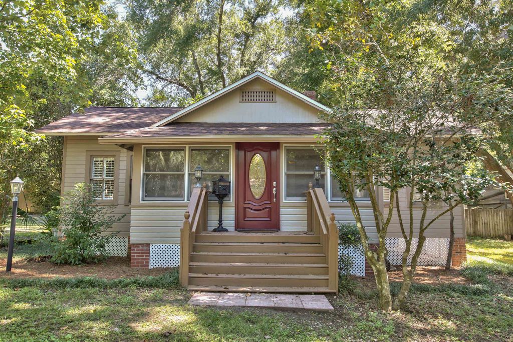 Photo of 837 E PARK Avenue, Tallahassee, FL 32301 (MLS # 395762)