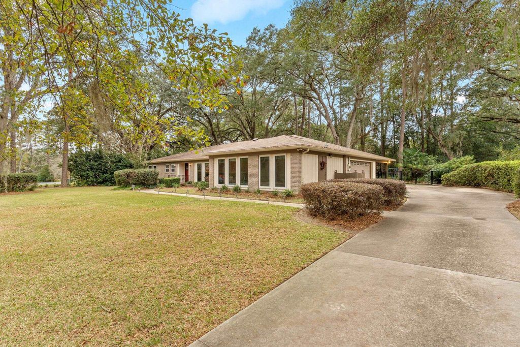 Photo of 3514 Westford Drive, Tallahassee, FL 32309 (MLS # 395059)