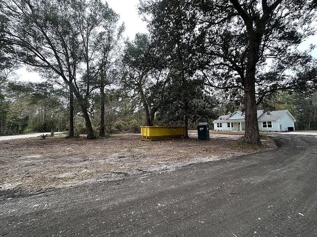 Photo of 10 Centerline Road, Crawfordville, FL 32327 (MLS # 393929)