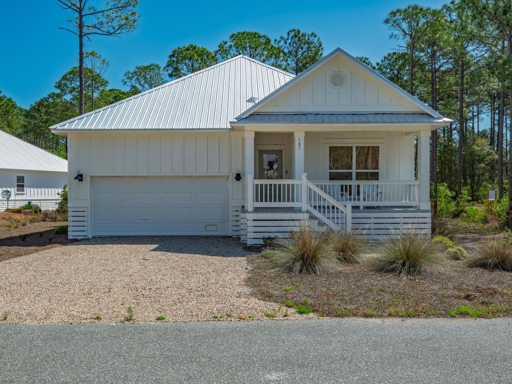 Photo of 107 Tree House Circle, St Teresa, FL 32358 (MLS # 398666)