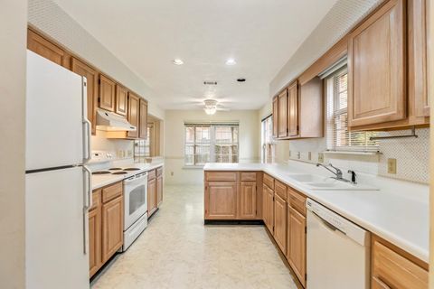 Tiny photo for 2822 Yarmouth Court, Tallahassee, FL 32309 (MLS # 393909)