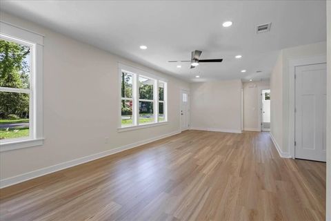 Tiny photo for 1602 Carruthers Street, Tallahassee, FL 32308 (MLS # 387876)