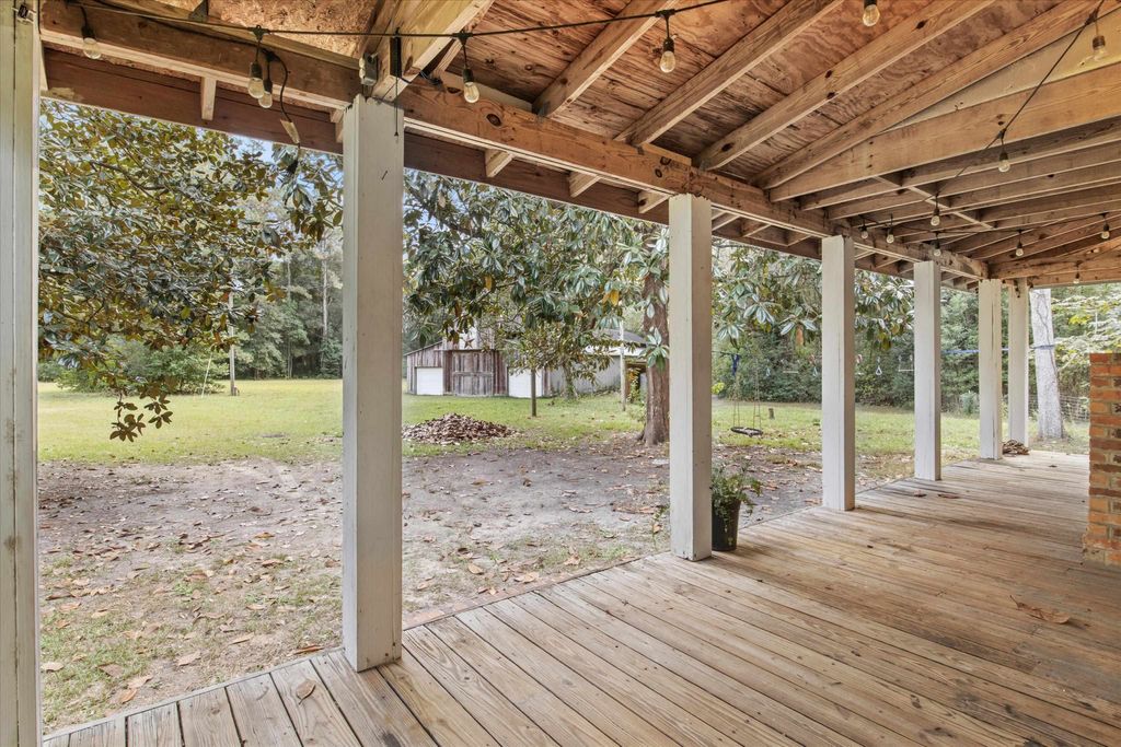 Photo of 2525 Fairbanks Ferry Road, Havana, FL 32333 (MLS # 392786)