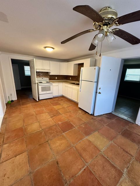 Tiny photo for 4024 N Monroe Street, Tallahassee, FL 32303 (MLS # 397142)