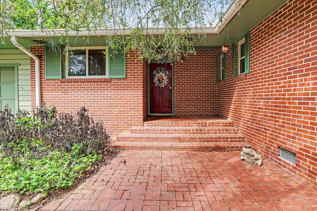 Photo of 1308 Betton Road, Tallahassee, FL 32308 (MLS # 397860)