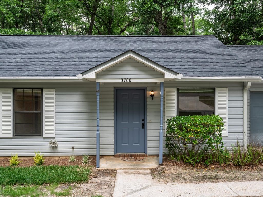 Photo of 8760 MINNOW CREEK DR Dr, Tallahassee, FL 32312 (MLS # 388108)