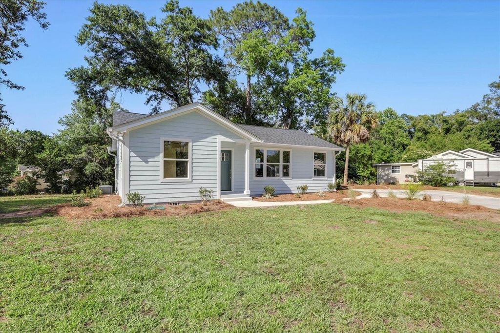 Photo of 1602 Carruthers Street, Tallahassee, FL 32308 (MLS # 397562)