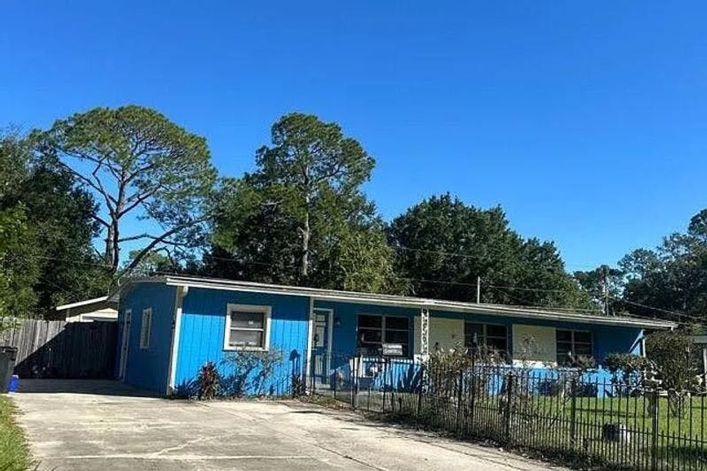 Photo of 2913 NE 14th Drive, Gainesville, FL 32609 (MLS # 394636)