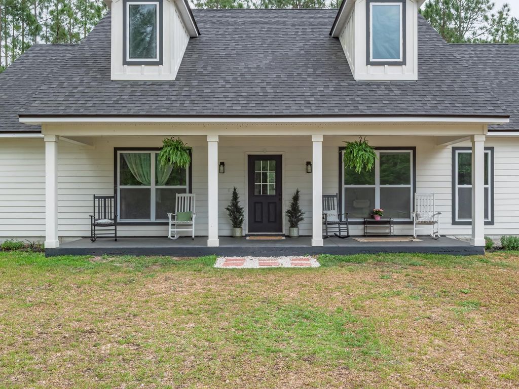 Photo of 76 ELIE CARTER Lane, Crawfordville, FL 32327 (MLS # 399438)