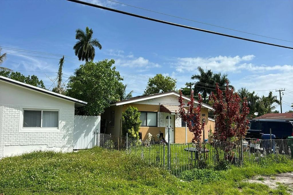 Photo of 1441 NE 117th Street, Miami, FL 33161 (MLS # 401173)