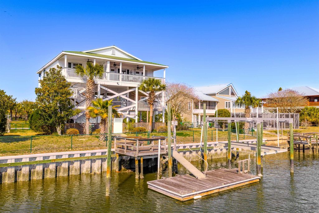 Photo of 45 Royster Drive, Crawfordville, FL 32327 (MLS # 397690)