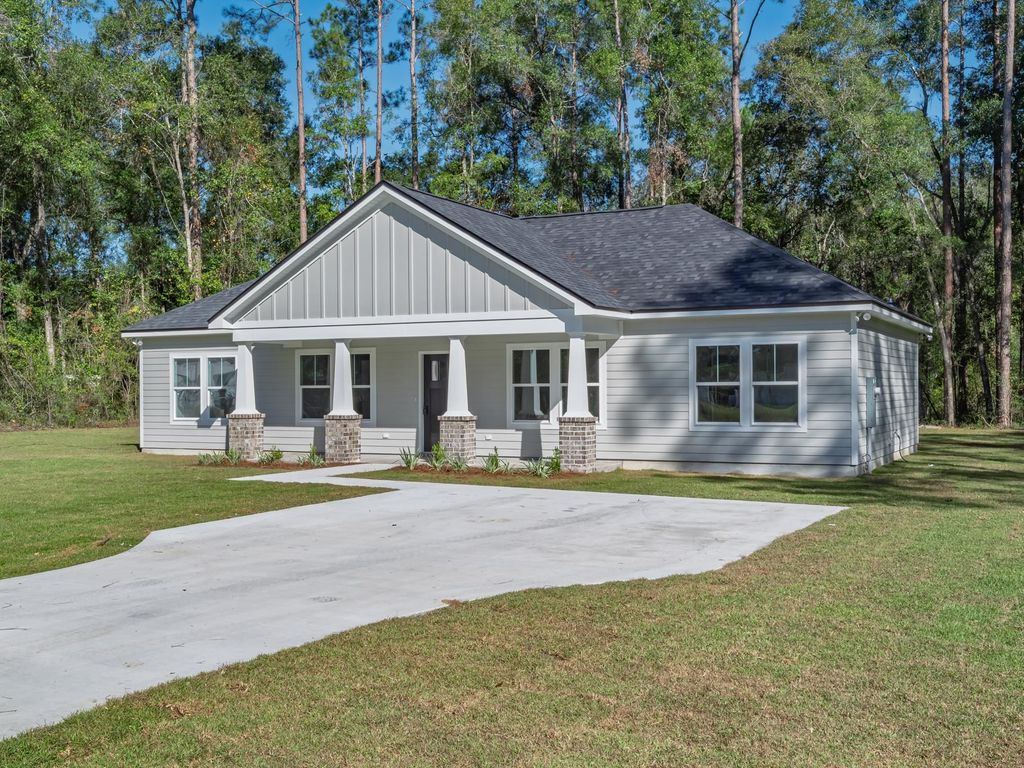Photo of 1 Beeler Road, Crawfordville, FL 32327 (MLS # 398717)