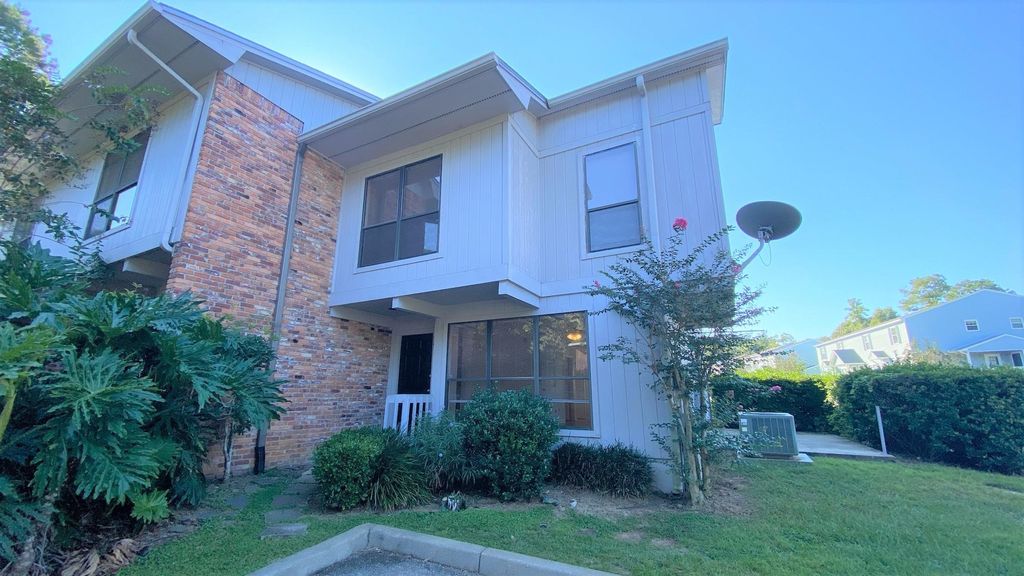 Photo of 779 Timberway Court, Tallahassee, FL 32304 (MLS # 388884)