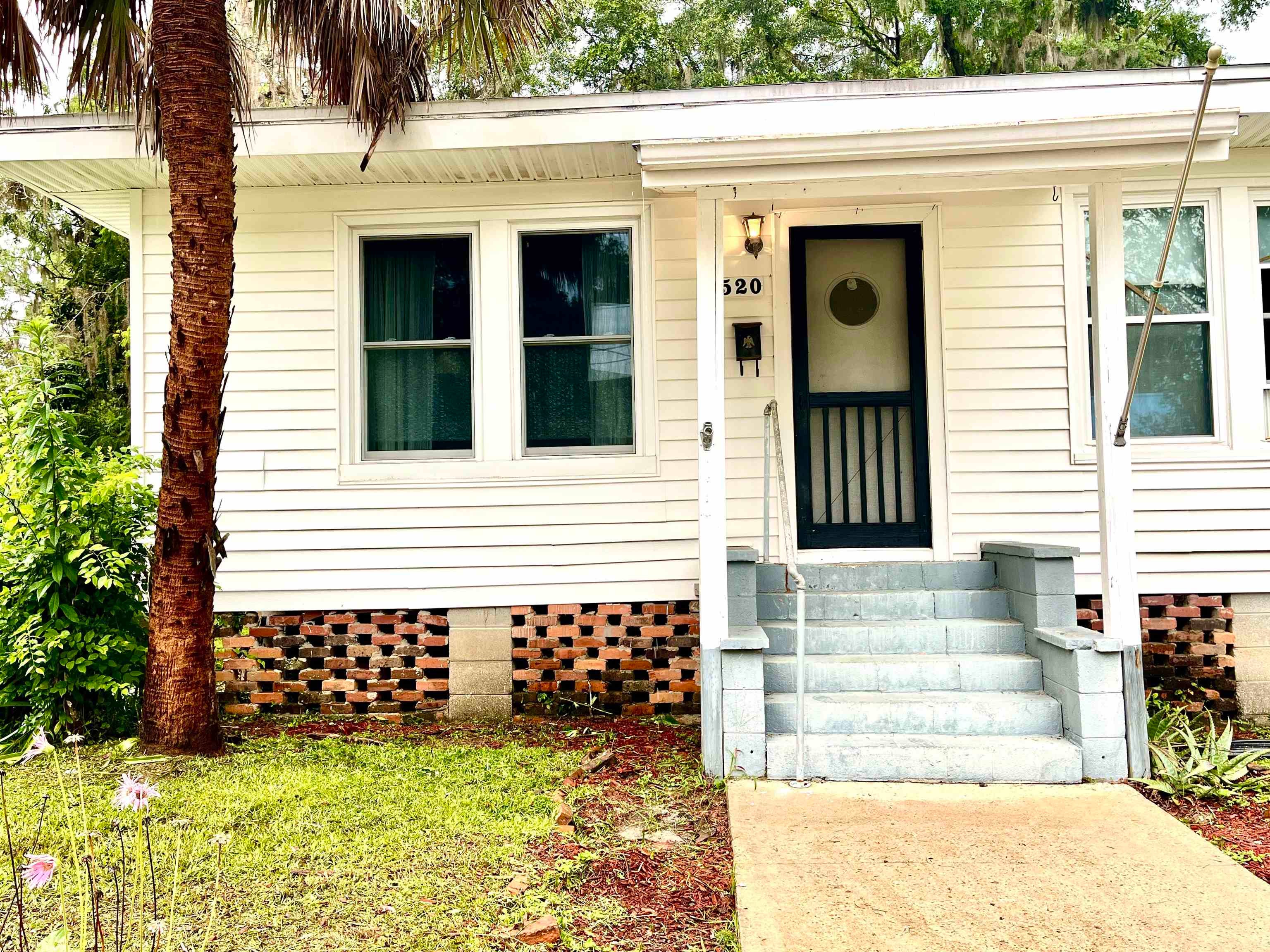 520 E High Street