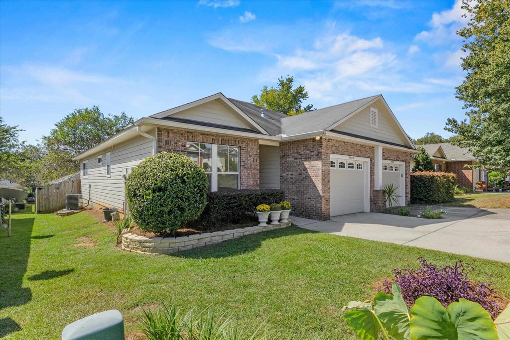Photo of 5509 Hampton Oak Place, Tallahassee, FL 32311 (MLS # 391998)