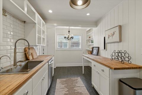 Tiny photo for 607 TALAFLO Street, Tallahassee, FL 32308 (MLS # 389503)