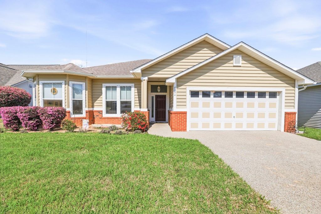 Photo of 8354 Hinsdale Way, Tallahassee, FL 32312 (MLS # 399951)