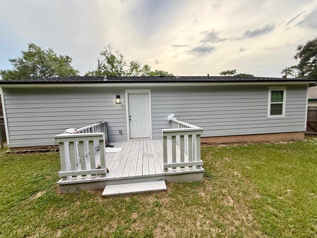 Photo of 263 Oakview Drive, Tallahassee, FL 32305 (MLS # 402213)
