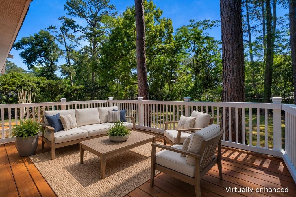 Photo of 807 devon Drive, Tallahassee, FL 32308 (MLS # 400162)