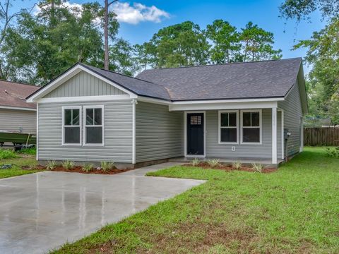 A home in Crawfordville