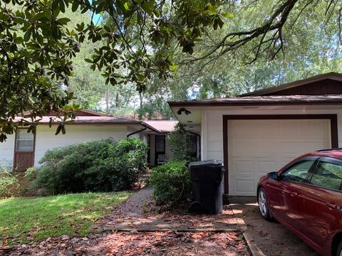 Photo of 258 N Villas Court #A, Tallahassee, FL 32303 (MLS # 393190)