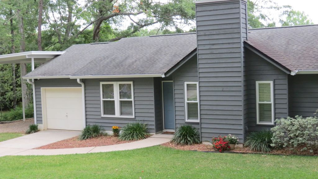 Photo of 828 McGuire Avenue, Tallahassee, FL 32303 (MLS # 399022)