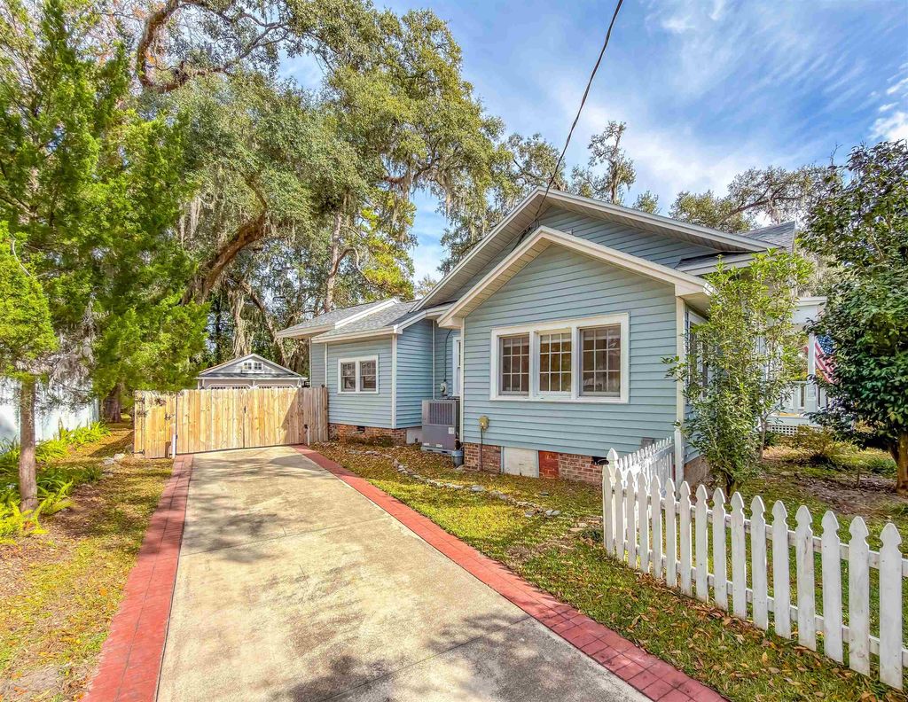 Photo of 1439 Broome Street, Tallahassee, FL 32301 (MLS # 394339)