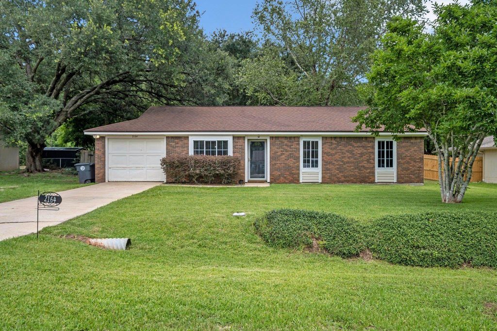 Photo of 2164 PORTSMOUTH Circle, Tallahassee, FL 32311 (MLS # 392526)